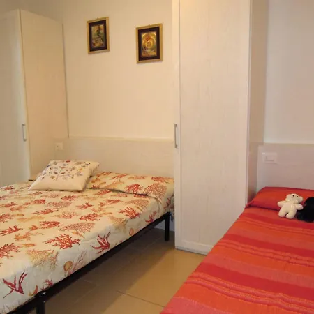 Modern One Bedroom With Solarium *